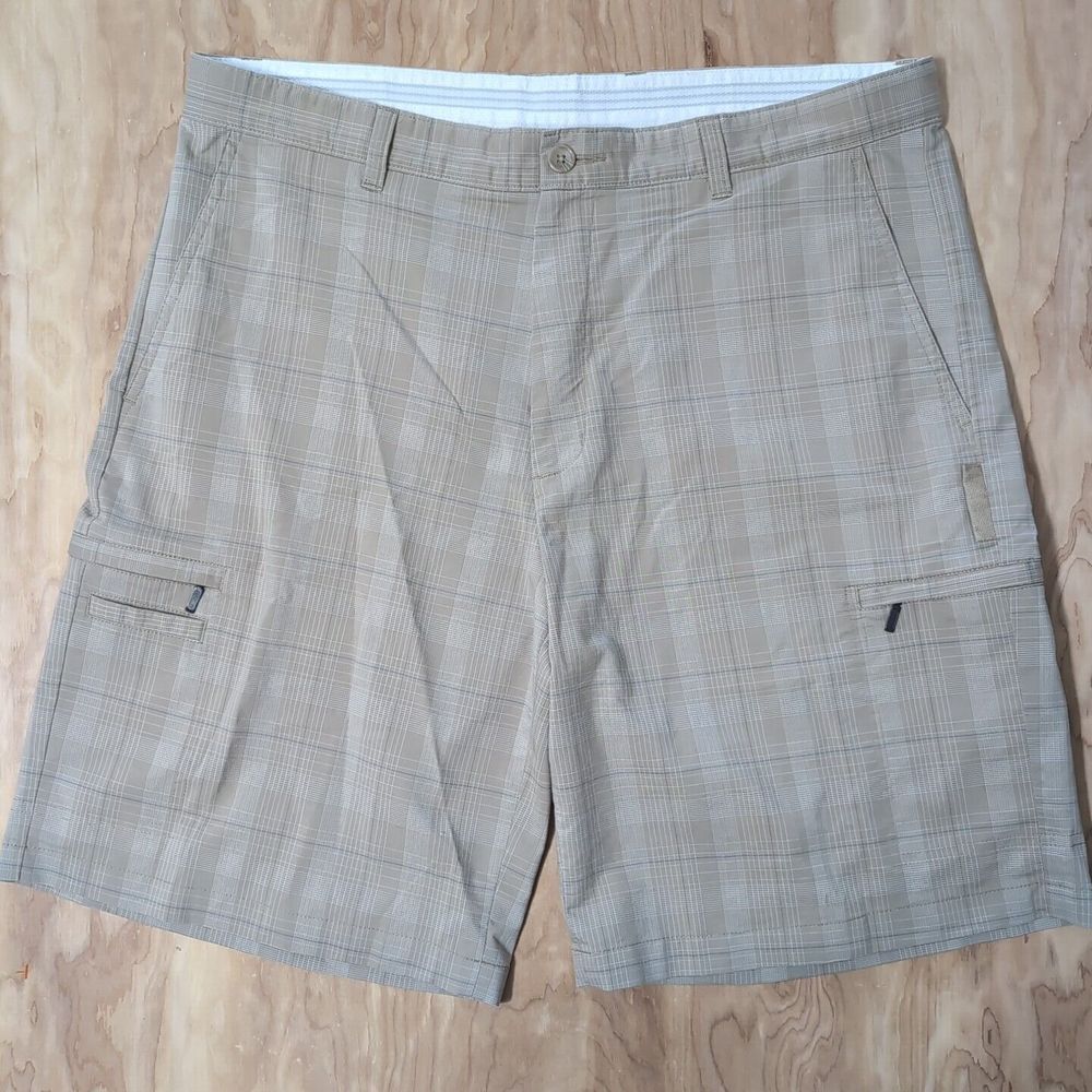Greg Norman Beige Plaid Cargo Golf Shorts Men's Size 38x11" Stretch Performance